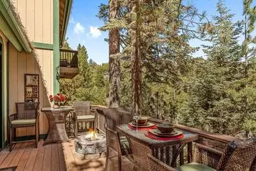 Mökkimajoitus Sutter Ln By Avantstay Beautifully Remodeled Kitchen,4cabin Chic Bedrooms
