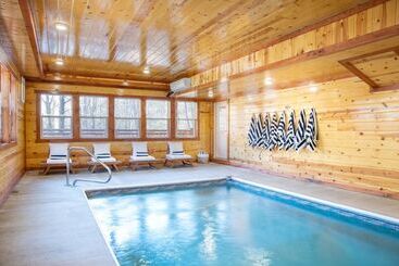 بيت ريفى Sycamore By Avantstay Spectacular Mountain Home W/ Indoor Pool, Hot Tub, Home Theatre & Fire Pit!