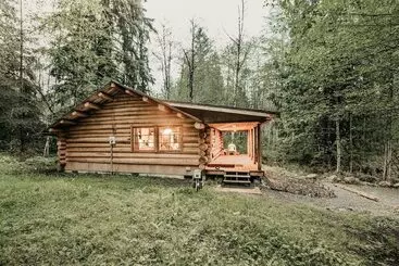Mökkimajoitus 76gs   Genuine Log Cabin   Wi Fi   Pets Ok   Sleeps 4