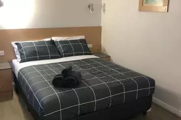 Latitude20 Cattrall Park Motel