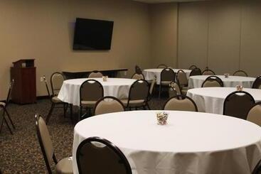 酒店 Cobblestone Inn & Suites  Fort Madison