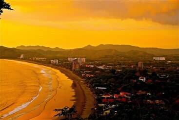 هتل Jaco Laguna Resort & Beach Club
