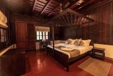 Maison
 Quiet By The River