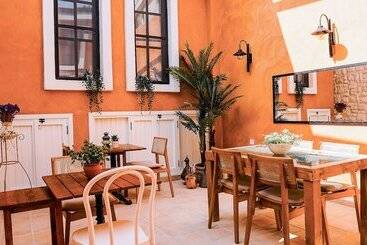 مسافرخانه 1870 Taş Konak Otel Sanat Sokağı