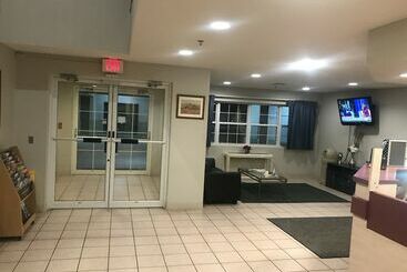 هتل Chadron Inn & Suites