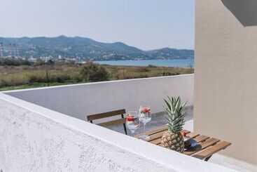 ホテル Ermis Luxury Suites & Apartments