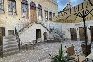 Otel Evanthia Cave Suites