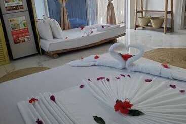 Отель Pole Pole House