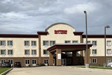 فندق Saffron Inn & Suites