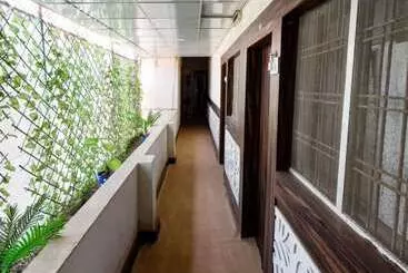 Hotel Goroomgo Dhingra Residency Jabalpur