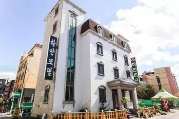 Boryeong Hayan Motel