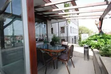 Hi̇ti̇t Otel