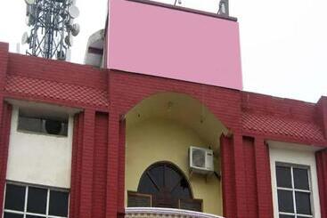 Szálloda Grg Kunj Residency Mathura Near Railway Juction 950m