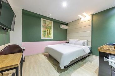 מוטל Daejeon Jungni Feel