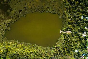 پانسیون Equator Inn