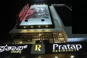 Hotel Iroomz Pratap Residency