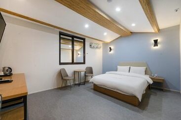 Motel Uiryeong Crystal