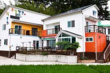 Gangneung Gyeongpo Woojeong Pension
