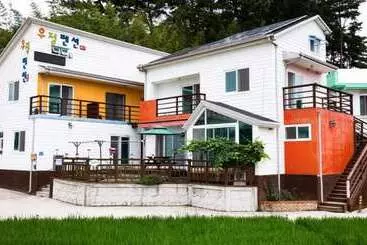 Gangneung Gyeongpo Woojeong Pension