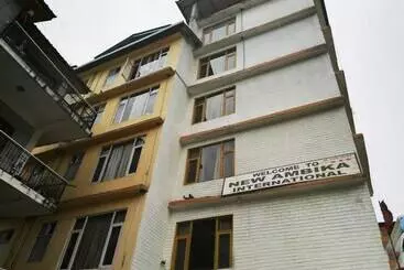 Otel Goroomgo New Ambika Mall Road Manali