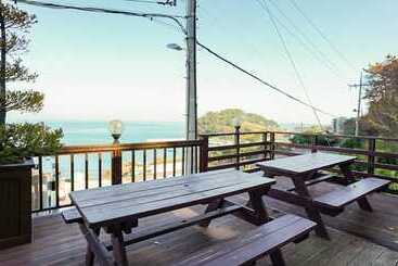 Yeosu Hyangirampunggyeong Pension