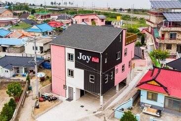 Gangneung Jeongdongjin Joyful Pension