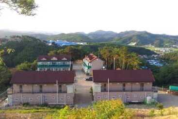 Gyeongju Central Park Pension