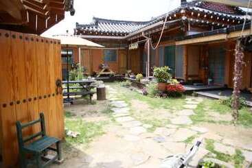 Pension Gyeongju Sopunggil Hanok Stay
