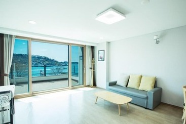 Yeosu Romance Night Sea Pension Resort