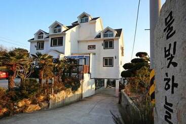 Geojedo Azure Sky Pension