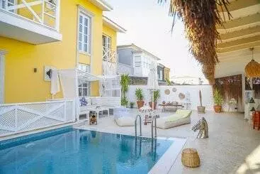 هتل Adacan Alacatı