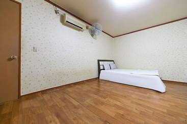 מוטל Andong Samsung