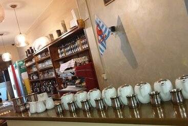 تختخواب و صبحانه Le Rodbar