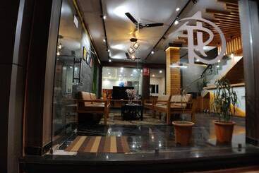 فندق Atul Residency