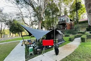 Hotelli Cliff & Cape Camping Resort