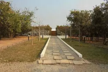 هتل Mist Gardens