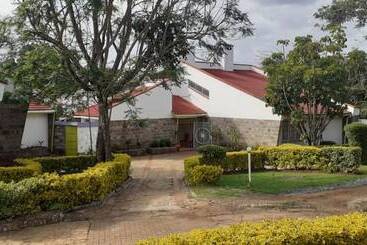 هتل Sosiani Breeze Resort