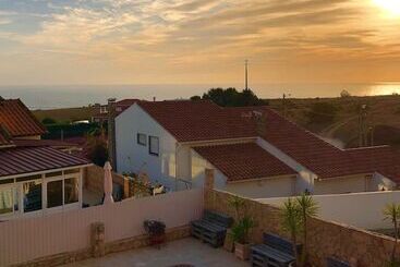 تختخواب و صبحانه Sea Orange House Ericeira