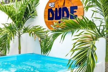 Hey Dude Hostal Bar