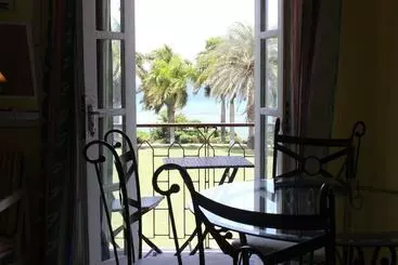 هتل Seacastles Apartments