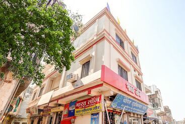 فندق Spot On 45291 Bharat Lodge