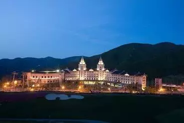 High1 Palace Hotel & Cc