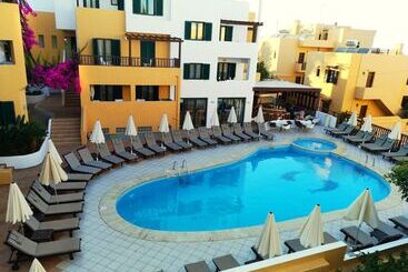 هتل Porto Greco Village Beach