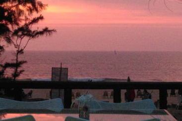 فندق Shining Sand Beach