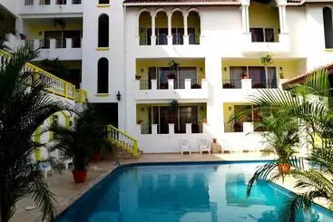 هتل West Bay Colonial