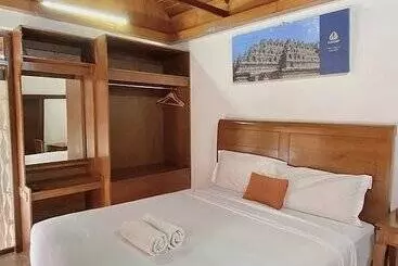 Chrome Hotel & Resort Solo