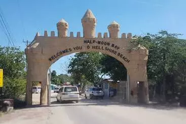 تختخواب و صبحانه Victoria S Place