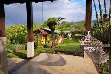 Los Gallitos Eco Lodge