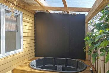 Parakai Geothermal Motel