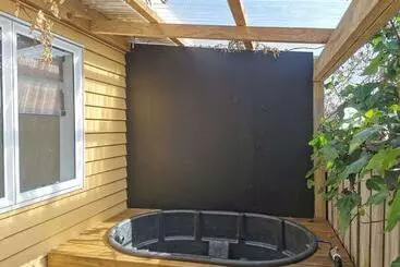 Parakai Geothermal Motel